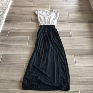 Black and white Anthropologie Lilka maxi XS